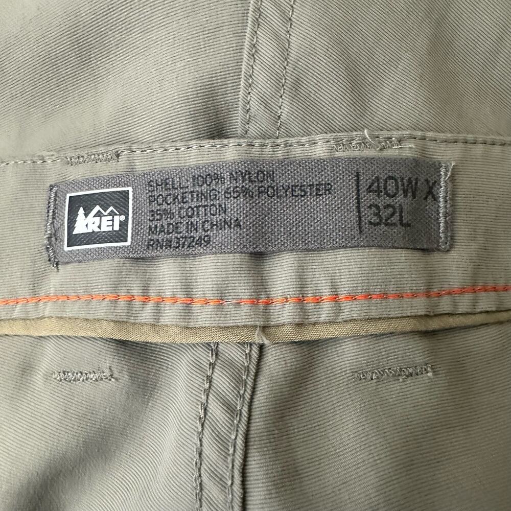 REI Mens size 40x32 Tan Beige Khaki Nylon Outdoor Hiking Gorpcore Pants - Picture 8 of 10